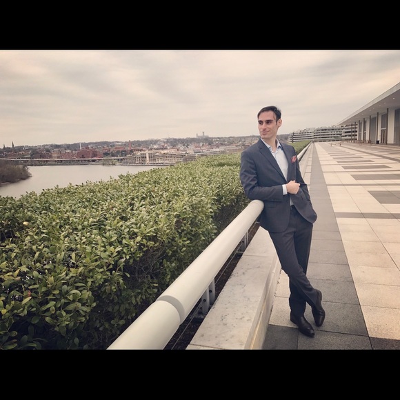 Meet your Posher, Andrea - Picture 1 of 2